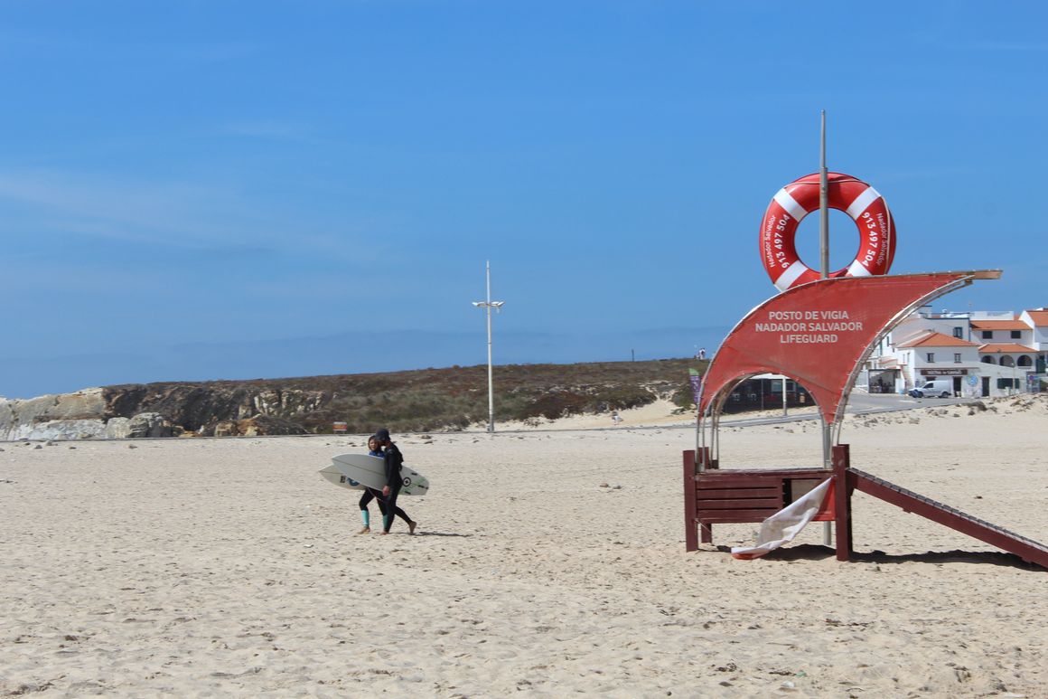 SURF CAMP PENICHE portugal lilytoutsourire