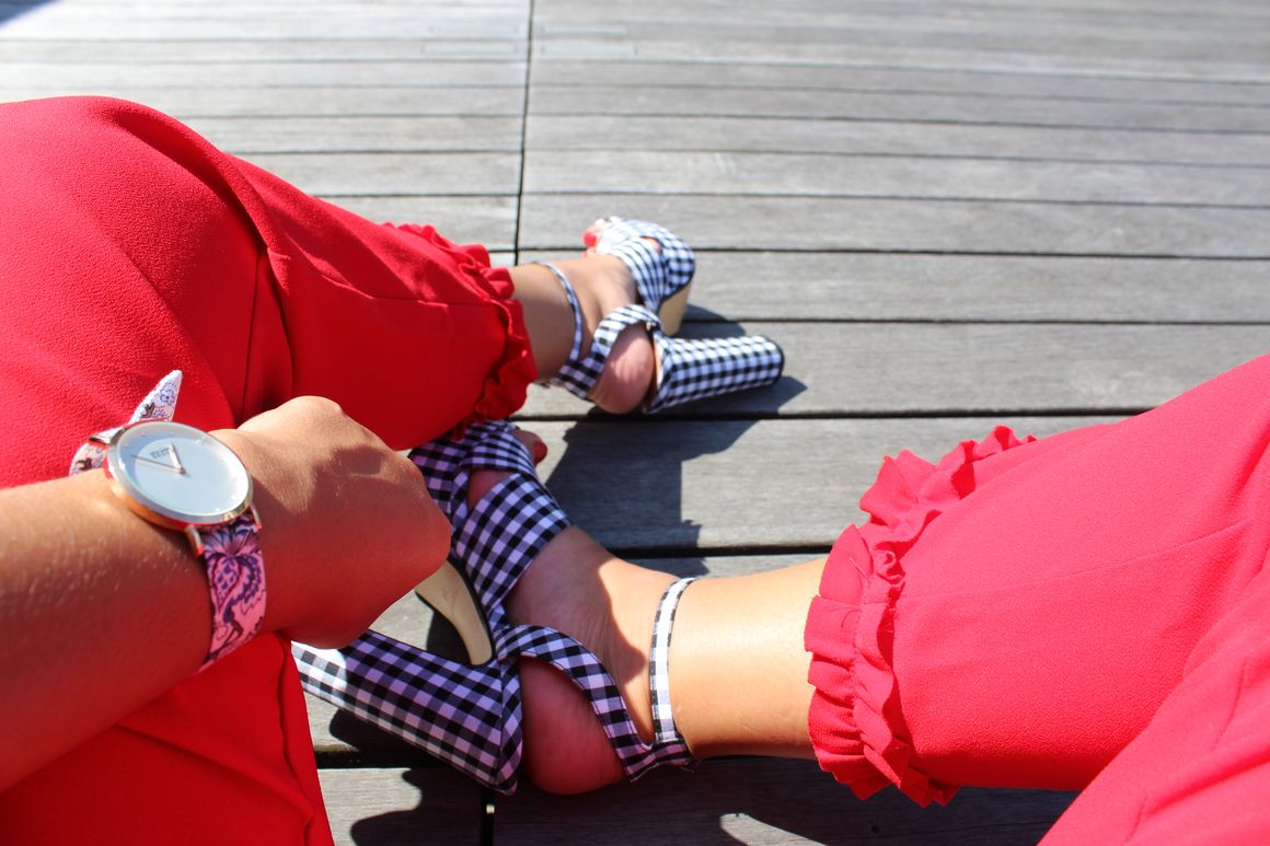 lilytoutsourire comment porter le pantalon rouge à froufrous 